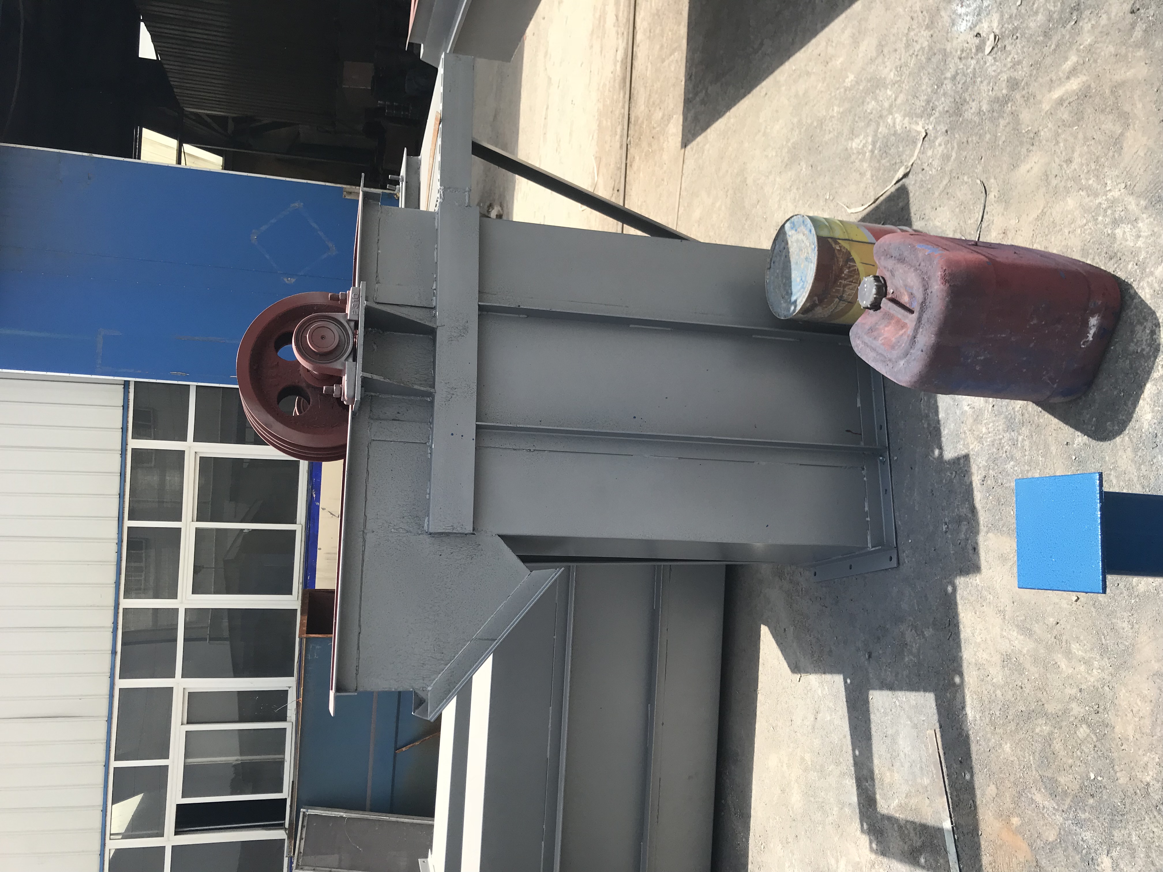 斗式提升機剎車、逆止、密封、潤滑問題都需要在設(shè)計