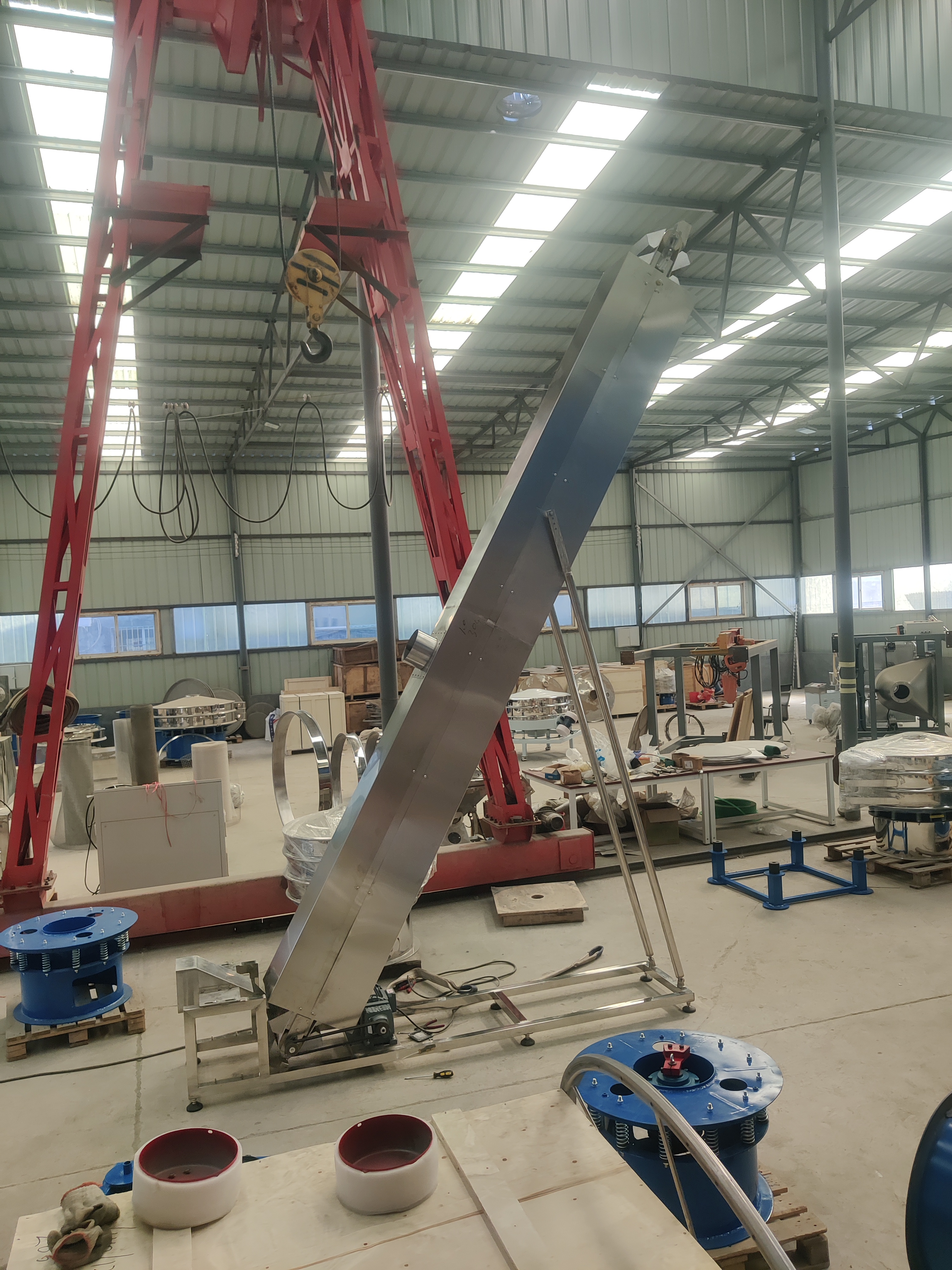 HL環(huán)鏈離心斗式提升機(jī)的工作原理及結(jié)構(gòu)有哪些？